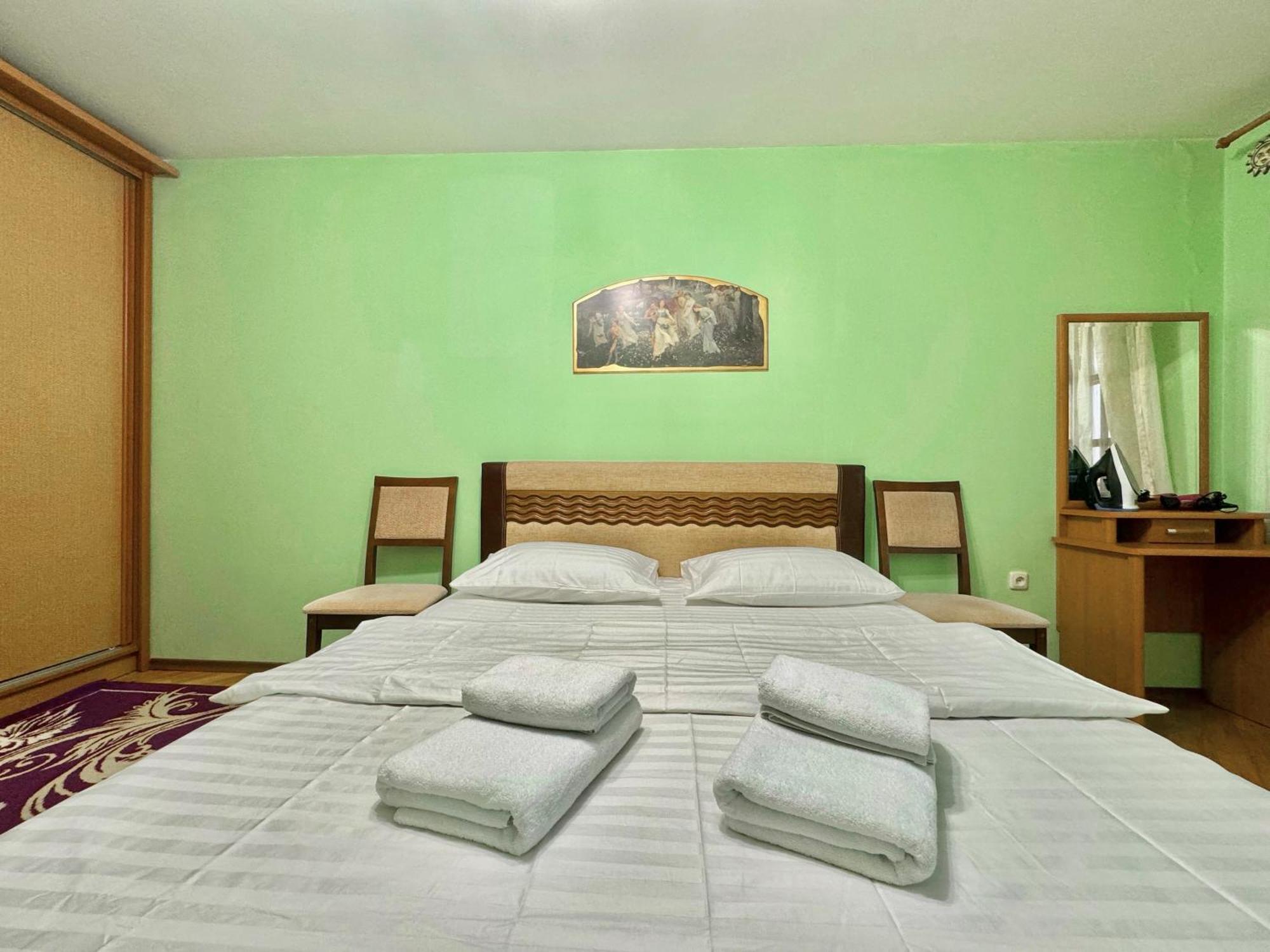 Apartpoltava: Cozy 3-Bedroom City Center Apartment Exterior photo