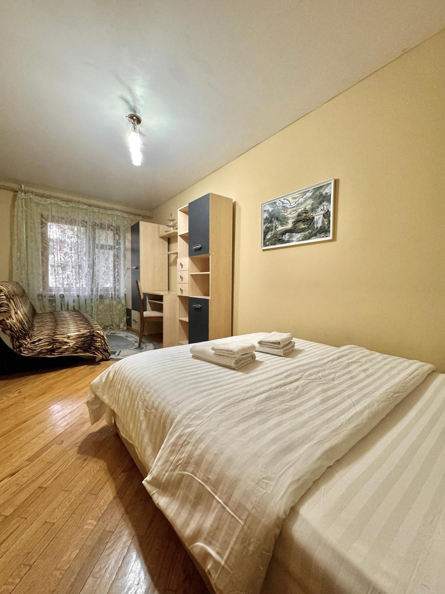Apartpoltava: Cozy 3-Bedroom City Center Apartment Exterior photo