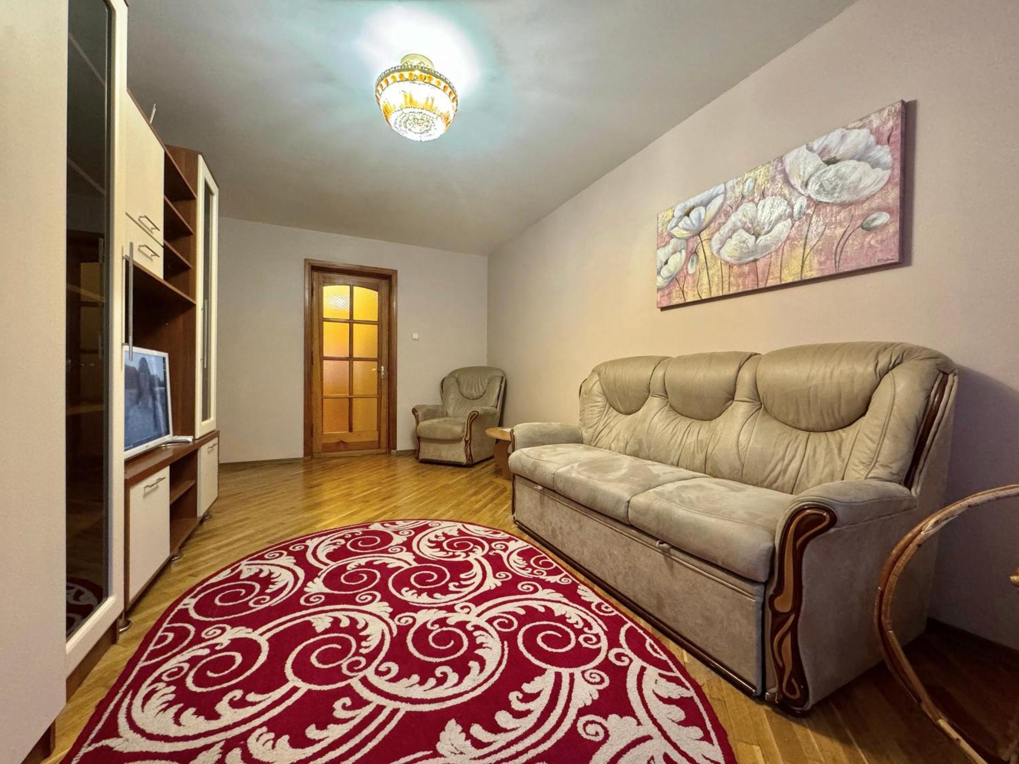 Apartpoltava: Cozy 3-Bedroom City Center Apartment Exterior photo